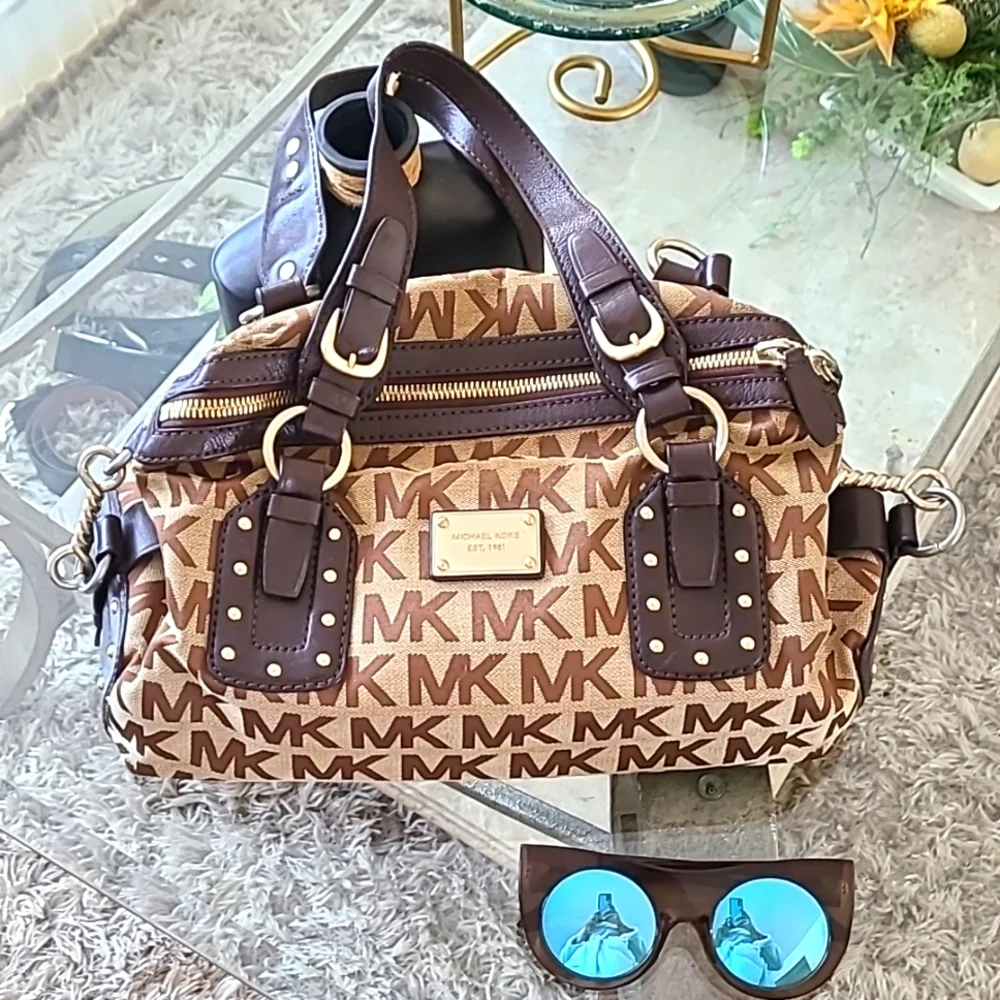 Michael Kors Monogram Bag - Picture 1 of 16